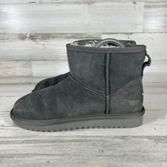 Koolaburra by Ugg Womens Classic Short Mini Slip On Boots Charcoal Size 7 - Picture 2 of 9